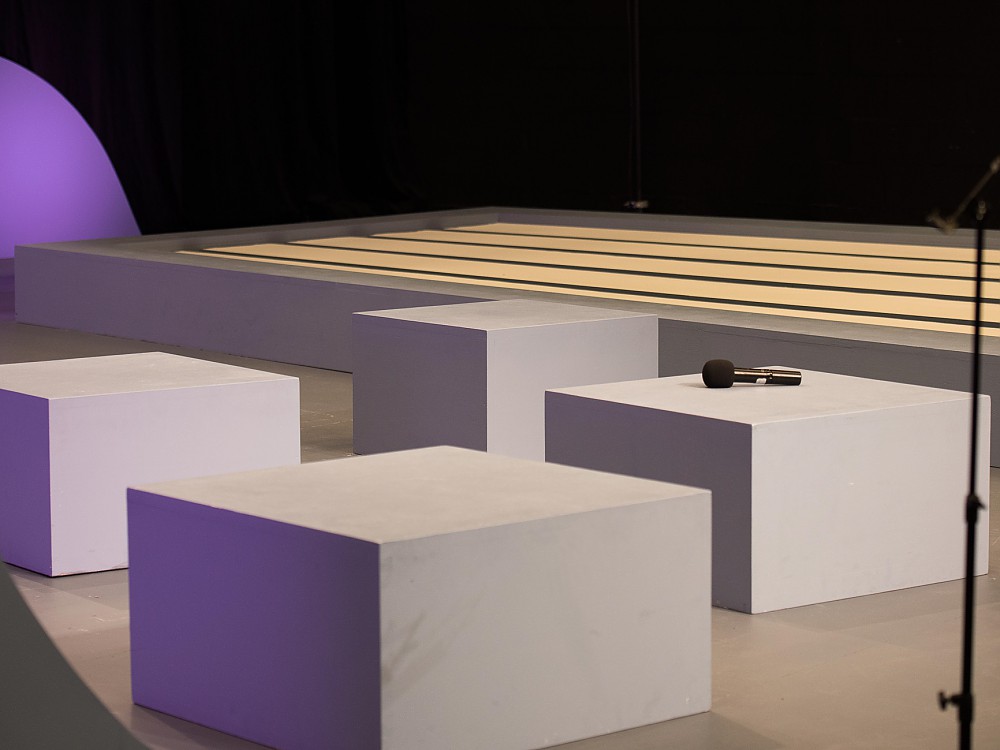 Schüler/innen lesen ihre Kurzgeschichten im Theater Kosmos